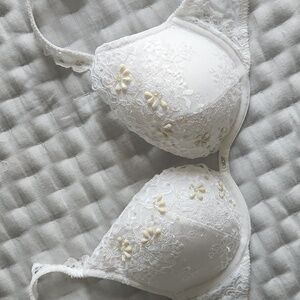 Victoria's Secret wedding bra